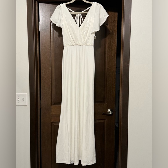 Velvet flutter sleeve gown - Picture 2 of 6